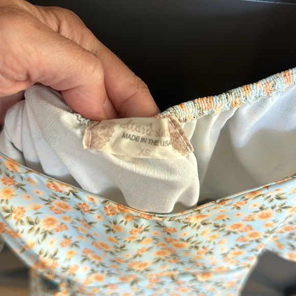 Flower cut out dress - Picture 3 of 4